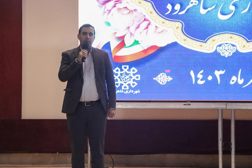 کارکنان و کارگران شهرداری نقش بسزایی در توسعه شهر دارند/ شهردار جهادی و محبوب سهم بزرگی را در موفقیت‌های اهداف شورای ششم ایفا کرد