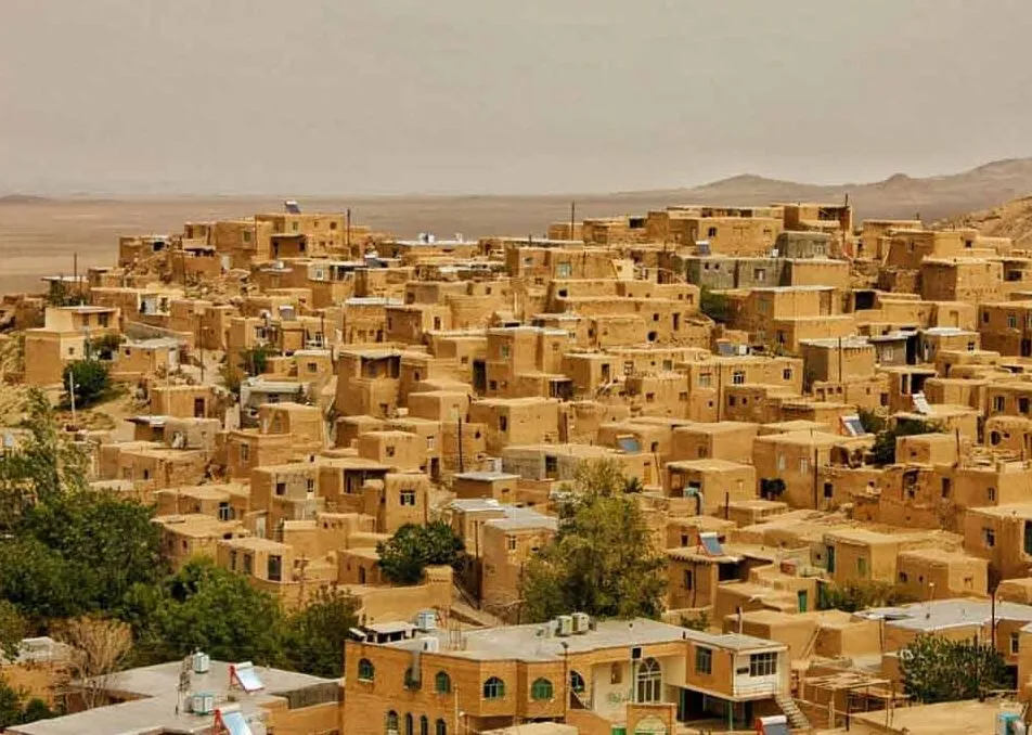 قلعه‌بالا و رضاآباد؛ الگوی تاب‌آوری و گردشگری در قلب کویر + فیلم